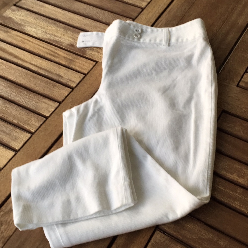 White textured cotton capris